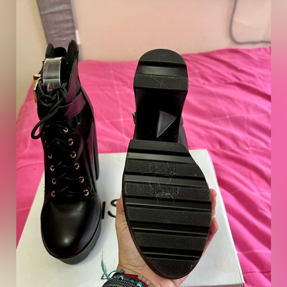 Black Platform Boots - Picture 3 of 6